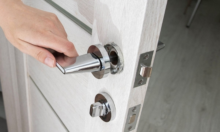 Reasons Why You Should Repair a Damaged Toilet Door