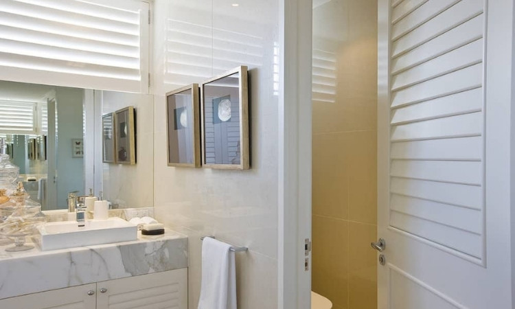Benefits of Louvre Toilet Doors