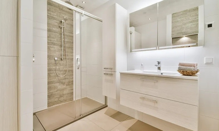 Installing Frameless Glass Shower Hinges in Singapore